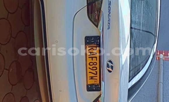 اشتري مستعمل Hyundai Sonata Blanc سيارة في Kigali في Rwanda اشتري مستعمل Hyundai Sonata Blanc سيارة في Kigali في Rwanda