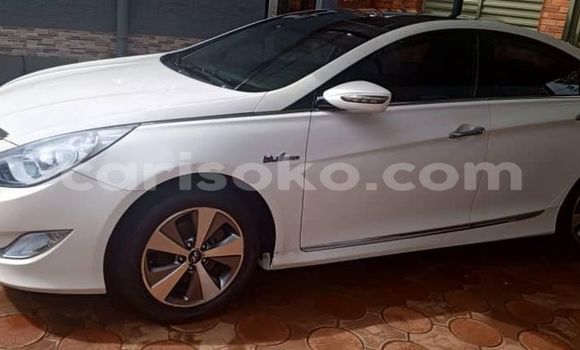 Buy Used Hyundai Sonata White Car in Kigali in Rwanda Buy Used Hyundai Sonata White Car in Kigali in Rwanda