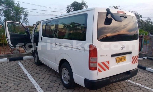 Acheter Occasion Voiture Toyota Hiace Blanc à Kigali, Rwanda Acheter Occasion Voiture Toyota Hiace Blanc à Kigali, Rwanda