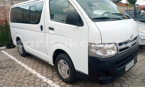 Acheter Occasion Voiture Toyota Hiace Blanc à Kigali, Rwanda Acheter Occasion Voiture Toyota Hiace Blanc à Kigali, Rwanda