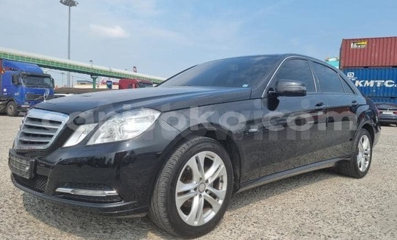 اشتري مستعمل Mercedes-Benz E–Class Noir سيارة في Kigali في Rwanda اشتري مستعمل Mercedes-Benz E–Class Noir سيارة في Kigali في Rwanda