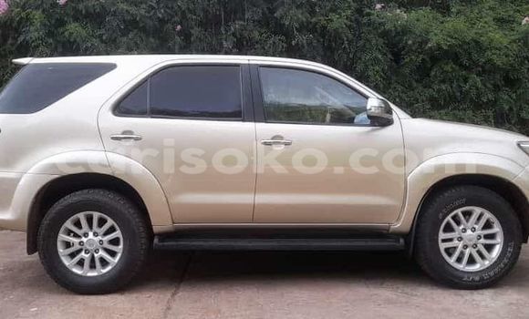 اشتري مستعمل Toyota Fortuner Autre سيارة في Kigali في Rwanda اشتري مستعمل Toyota Fortuner Autre سيارة في Kigali في Rwanda