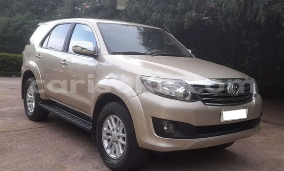 اشتري مستعمل Toyota Fortuner Autre سيارة في Kigali في Rwanda اشتري مستعمل Toyota Fortuner Autre سيارة في Kigali في Rwanda