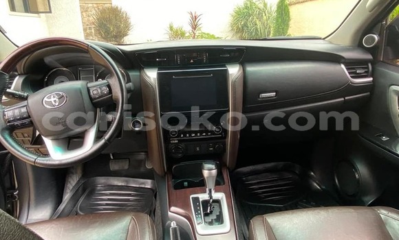 اشتري مستعمل Toyota Fortuner Noir سيارة في Kigali في Rwanda اشتري مستعمل Toyota Fortuner Noir سيارة في Kigali في Rwanda