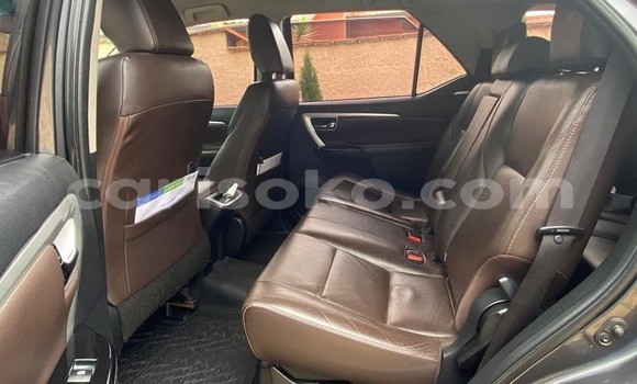 اشتري مستعمل Toyota Fortuner Noir سيارة في Kigali في Rwanda اشتري مستعمل Toyota Fortuner Noir سيارة في Kigali في Rwanda