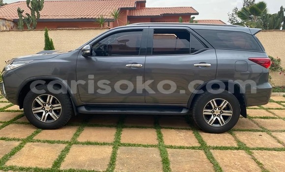 اشتري مستعمل Toyota Fortuner Noir سيارة في Kigali في Rwanda اشتري مستعمل Toyota Fortuner Noir سيارة في Kigali في Rwanda