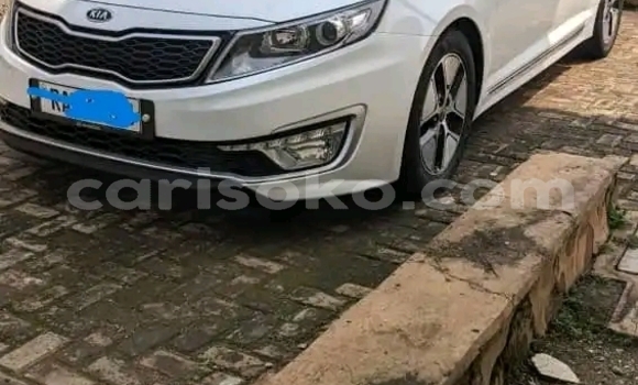 Acheter Occasion Voiture Kia Carnival Blanc à Kigali, Rwanda Acheter Occasion Voiture Kia Carnival Blanc à Kigali, Rwanda