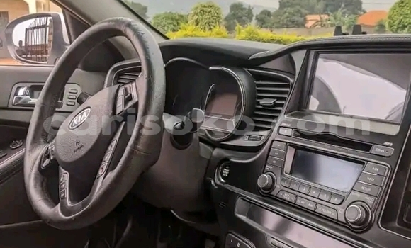 Acheter Occasion Voiture Kia K5 Blanc à Kigali, Rwanda Acheter Occasion Voiture Kia K5 Blanc à Kigali, Rwanda