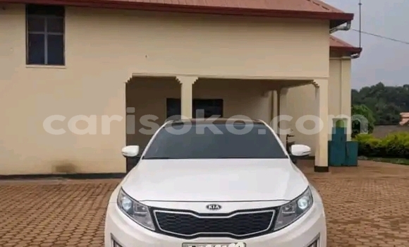 Acheter Occasion Voiture Kia K5 Blanc à Kigali, Rwanda Acheter Occasion Voiture Kia K5 Blanc à Kigali, Rwanda