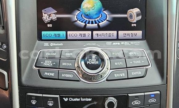 Buy Used Hyundai Sonata White Car in Kigali in Rwanda Buy Used Hyundai Sonata White Car in Kigali in Rwanda