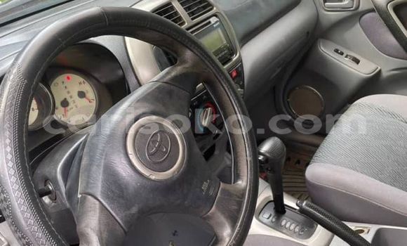 Sayi Na hannu Toyota RAV4 Bleu Mota in Kigali a Rwanda Sayi Na hannu Toyota RAV4 Bleu Mota in Kigali a Rwanda