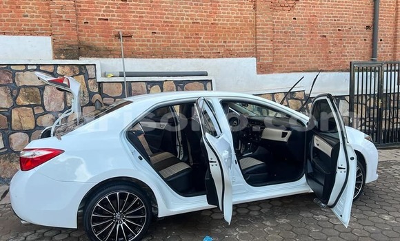 Buy Used Toyota Corolla White Car in Kigali in Rwanda Buy Used Toyota Corolla White Car in Kigali in Rwanda