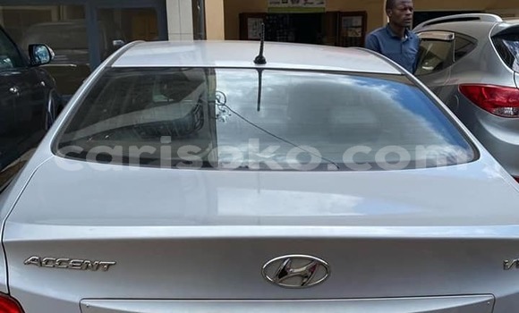 Buy Used Hyundai Accent White Car in Kigali in Rwanda Buy Used Hyundai Accent White Car in Kigali in Rwanda