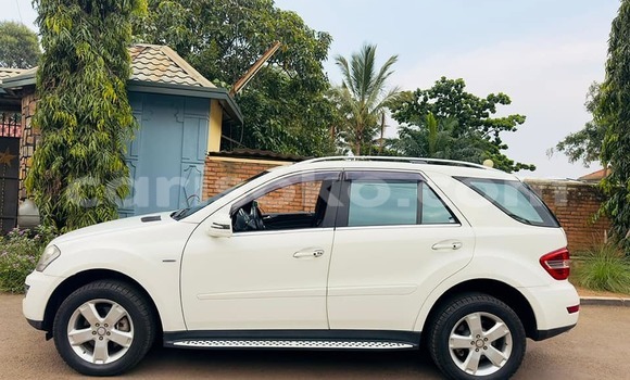 Buy Used Mercedes-Benz ML–Class White Car in Kigali in Rwanda Buy Used Mercedes-Benz ML–Class White Car in Kigali in Rwanda