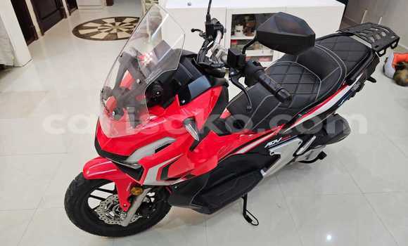 Acheter Occasion Moto Honda Scooters Rouge à Kigali, Rwanda Acheter Occasion Moto Honda Scooters Rouge à Kigali, Rwanda