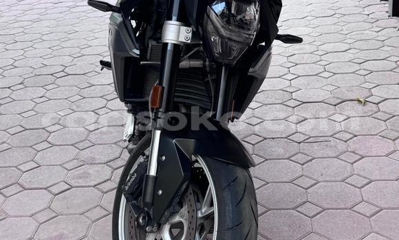 Acheter Occasion Moto BMW R 900 Noir à Kigali, Rwanda Acheter Occasion Moto BMW R 900 Noir à Kigali, Rwanda