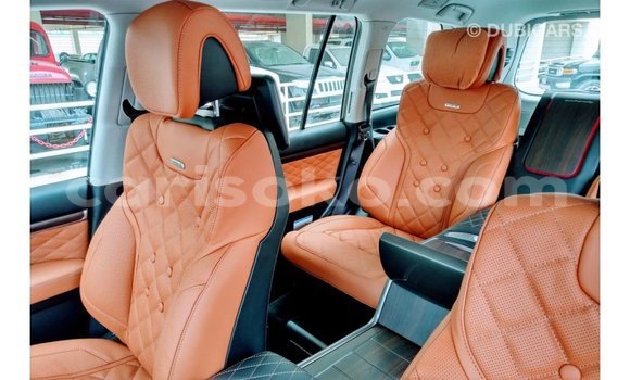 Acheter Import Voiture Toyota Land Cruiser Noir à Import - Dubai, Rwanda Acheter Import Voiture Toyota Land Cruiser Noir à Import - Dubai, Rwanda