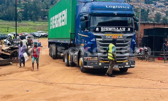 Sayi Na hannu Scania R420 Bleu Babbar mota in Kigali a Rwanda Sayi Na hannu Scania R420 Bleu Babbar mota in Kigali a Rwanda