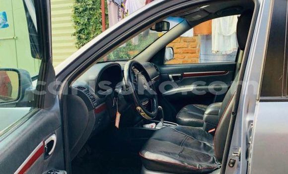 Sayi Na hannu Hyundai Santa Fe Autre Mota in Gicumbi a Rwanda Sayi Na hannu Hyundai Santa Fe Autre Mota in Gicumbi a Rwanda