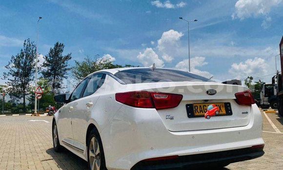 اشتري مستعمل Kia K5 Blanc سيارة في Kigali في Rwanda اشتري مستعمل Kia K5 Blanc سيارة في Kigali في Rwanda