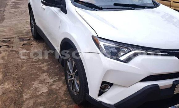 اشتري مستعمل Toyota RAV4 Blanc سيارة في Kigali في Rwanda اشتري مستعمل Toyota RAV4 Blanc سيارة في Kigali في Rwanda