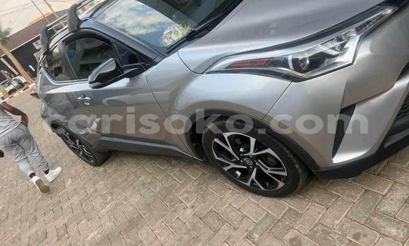اشتري مستعمل Toyota C-HR Autre سيارة في Kigali في Rwanda اشتري مستعمل Toyota C-HR Autre سيارة في Kigali في Rwanda