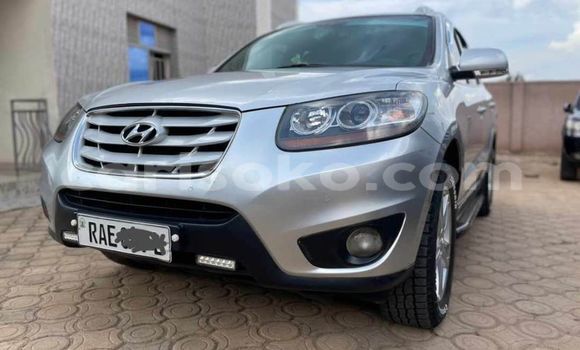 Sayi Na hannu Hyundai Santa Fe Autre Mota in Gasarenda a Rwanda Sayi Na hannu Hyundai Santa Fe Autre Mota in Gasarenda a Rwanda