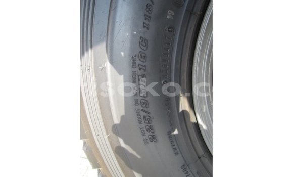 Acheter Import Voiture Toyota Land Cruiser Blanc à Import - Dubai, Rwanda Acheter Import Voiture Toyota Land Cruiser Blanc à Import - Dubai, Rwanda