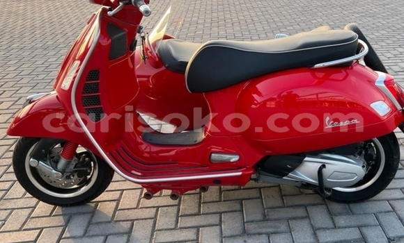 Acheter Occasion Moto Vespa GTS Rouge à Kigali, Rwanda Acheter Occasion Moto Vespa GTS Rouge à Kigali, Rwanda
