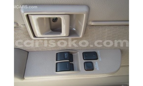Acheter Import Voiture Toyota Land Cruiser Blanc à Import - Dubai, Rwanda Acheter Import Voiture Toyota Land Cruiser Blanc à Import - Dubai, Rwanda