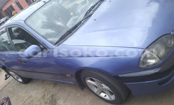 Acheter Occasion Voiture Toyota Avensis Bleu à Kigali, Rwanda Acheter Occasion Voiture Toyota Avensis Bleu à Kigali, Rwanda