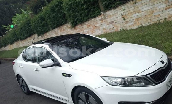 Acheter Occasion Voiture Kia K5 Blanc à Gasarenda, Rwanda Acheter Occasion Voiture Kia K5 Blanc à Gasarenda, Rwanda