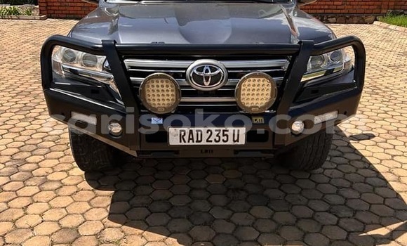 اشتري مستعمل Toyota Land Cruiser Autre سيارة في Gasarenda في Rwanda اشتري مستعمل Toyota Land Cruiser Autre سيارة في Gasarenda في Rwanda