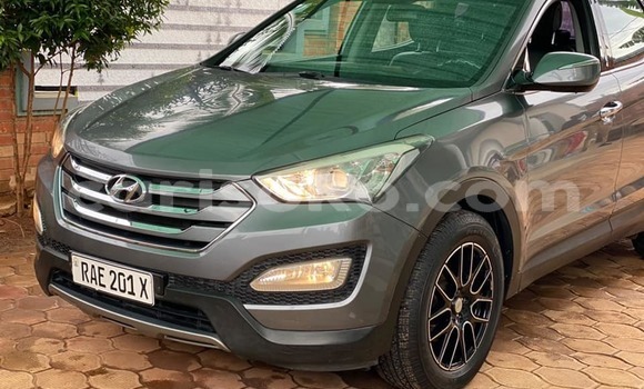 Buy Used Hyundai Santa Fe Other Car in Gasarenda in Rwanda Buy Used Hyundai Santa Fe Other Car in Gasarenda in Rwanda