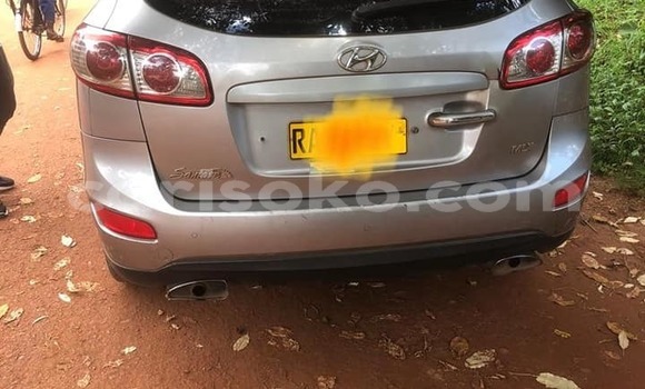 Sayi Na hannu Hyundai Santa Fe Autre Mota in Gicumbi a Rwanda Sayi Na hannu Hyundai Santa Fe Autre Mota in Gicumbi a Rwanda