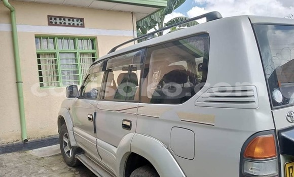 Sayi Na hannu Toyota Land Cruiser Autre Mota in Cyangugu a Cyangugu Sayi Na hannu Toyota Land Cruiser Autre Mota in Cyangugu a Cyangugu