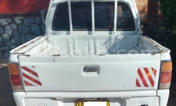 Acheter Occasion Voiture Mazda 1300 Blanc à Cyangugu, Cyangugu Acheter Occasion Voiture Mazda 1300 Blanc à Cyangugu, Cyangugu