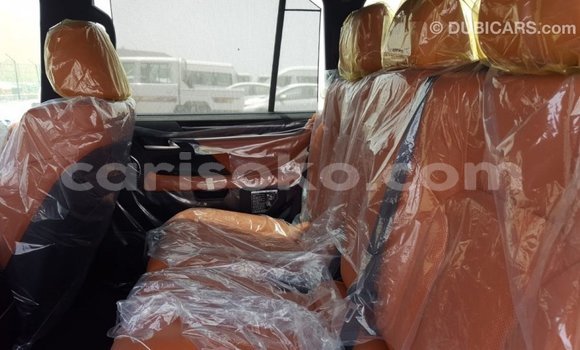 Acheter Import Voiture Toyota Land Cruiser Noir à Import - Dubai, Rwanda Acheter Import Voiture Toyota Land Cruiser Noir à Import - Dubai, Rwanda
