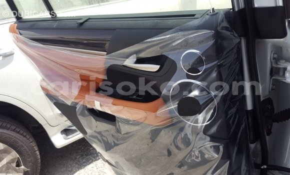 Acheter Import Voiture Toyota Land Cruiser Noir à Import - Dubai, Rwanda Acheter Import Voiture Toyota Land Cruiser Noir à Import - Dubai, Rwanda