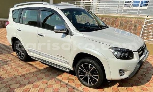 اشتري مستعمل Toyota RAV4 Blanc سيارة في Gicumbi في Rwanda اشتري مستعمل Toyota RAV4 Blanc سيارة في Gicumbi في Rwanda
