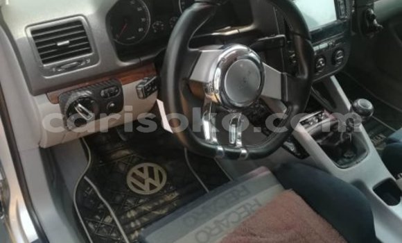 اشتري مستعمل Volkswagen Golf Autre سيارة في Gasarenda في Rwanda اشتري مستعمل Volkswagen Golf Autre سيارة في Gasarenda في Rwanda