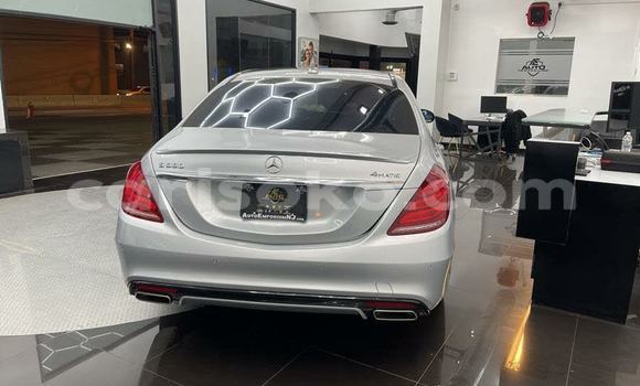 Acheter Occasion Voiture Mercedes-Benz S–Class Rouge à Kigali, Rwanda Acheter Occasion Voiture Mercedes-Benz S–Class Rouge à Kigali, Rwanda