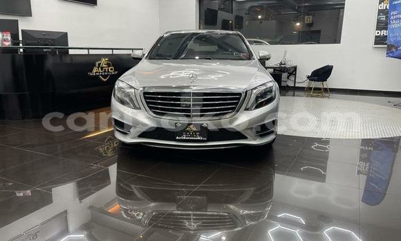 Acheter Occasion Voiture Mercedes-Benz S–Class Rouge à Kigali, Rwanda Acheter Occasion Voiture Mercedes-Benz S–Class Rouge à Kigali, Rwanda