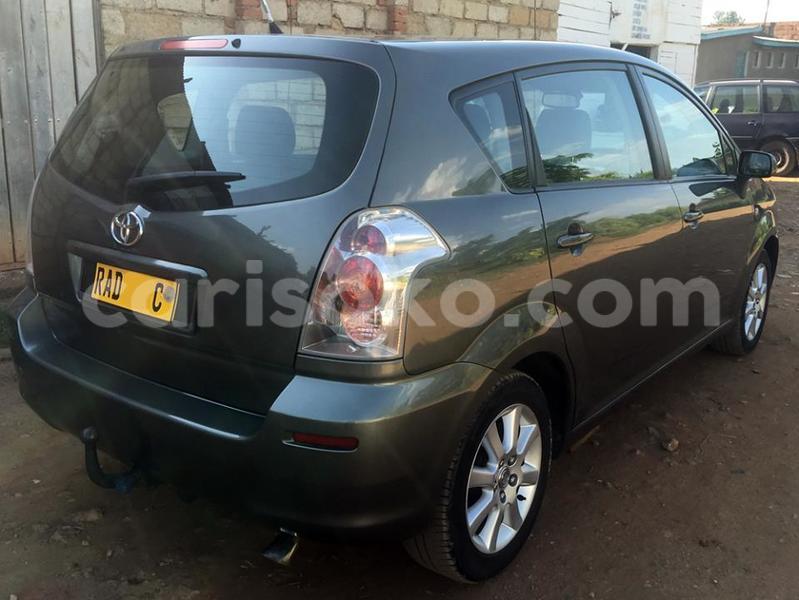 Big with watermark a9a92f42b00f corolla verso 2006 11 5m 4