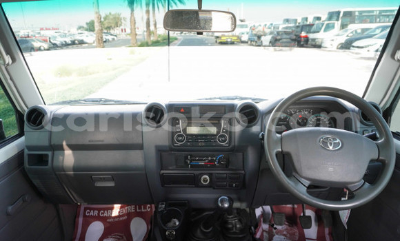 اشتري مستعمل Toyota Land Cruiser Blanc سيارة في Nyamagabe في Rwanda اشتري مستعمل Toyota Land Cruiser Blanc سيارة في Nyamagabe في Rwanda