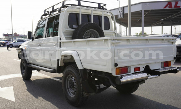اشتري مستعمل Toyota Land Cruiser Blanc سيارة في Nyamagabe في Rwanda اشتري مستعمل Toyota Land Cruiser Blanc سيارة في Nyamagabe في Rwanda