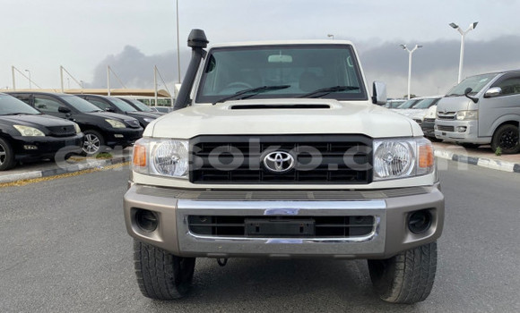 Sayi Na hannu Toyota Land Cruiser Blanc Mota in Muhanga a Rwanda Sayi Na hannu Toyota Land Cruiser Blanc Mota in Muhanga a Rwanda