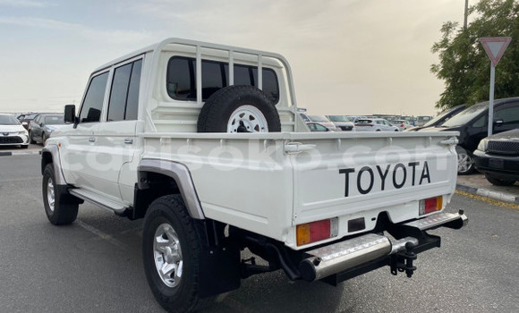 Sayi Na hannu Toyota Land Cruiser Blanc Mota in Muhanga a Rwanda Sayi Na hannu Toyota Land Cruiser Blanc Mota in Muhanga a Rwanda