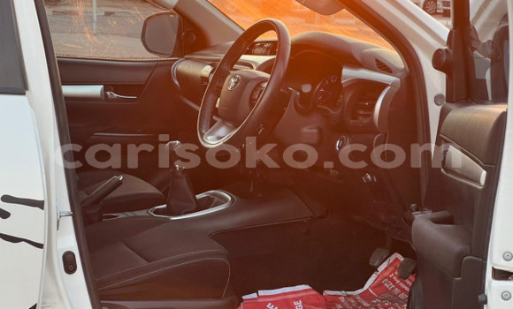 اشتري مستعمل Toyota Hilux Gris سيارة في Kigali في Rwanda اشتري مستعمل Toyota Hilux Gris سيارة في Kigali في Rwanda
