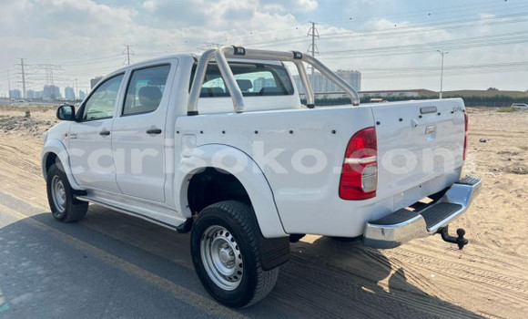 Sayi Na hannu Toyota Hilux Blanc Mota in Gasarenda a Rwanda Sayi Na hannu Toyota Hilux Blanc Mota in Gasarenda a Rwanda